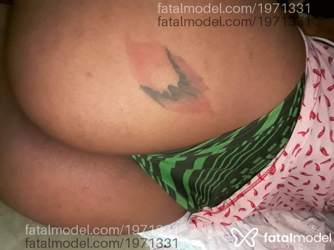 Acompanhante mulher morena (o) de olhos pretos - Germane