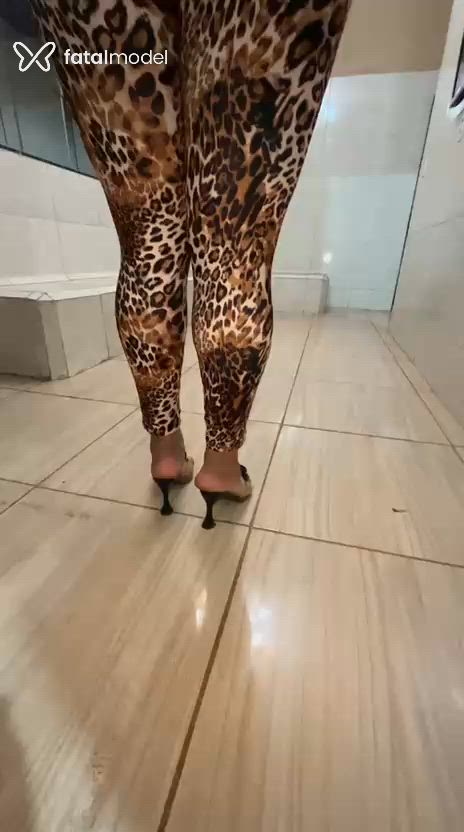 Acompanhante travesti com cabelo castanho de olhos pretos - Tifanny Mantovanny
