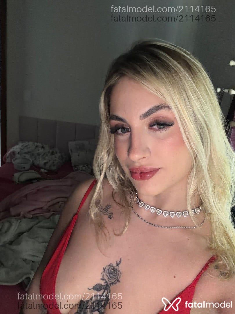 Acompanhante mulher loira (o) de olhos verdes - Yassss