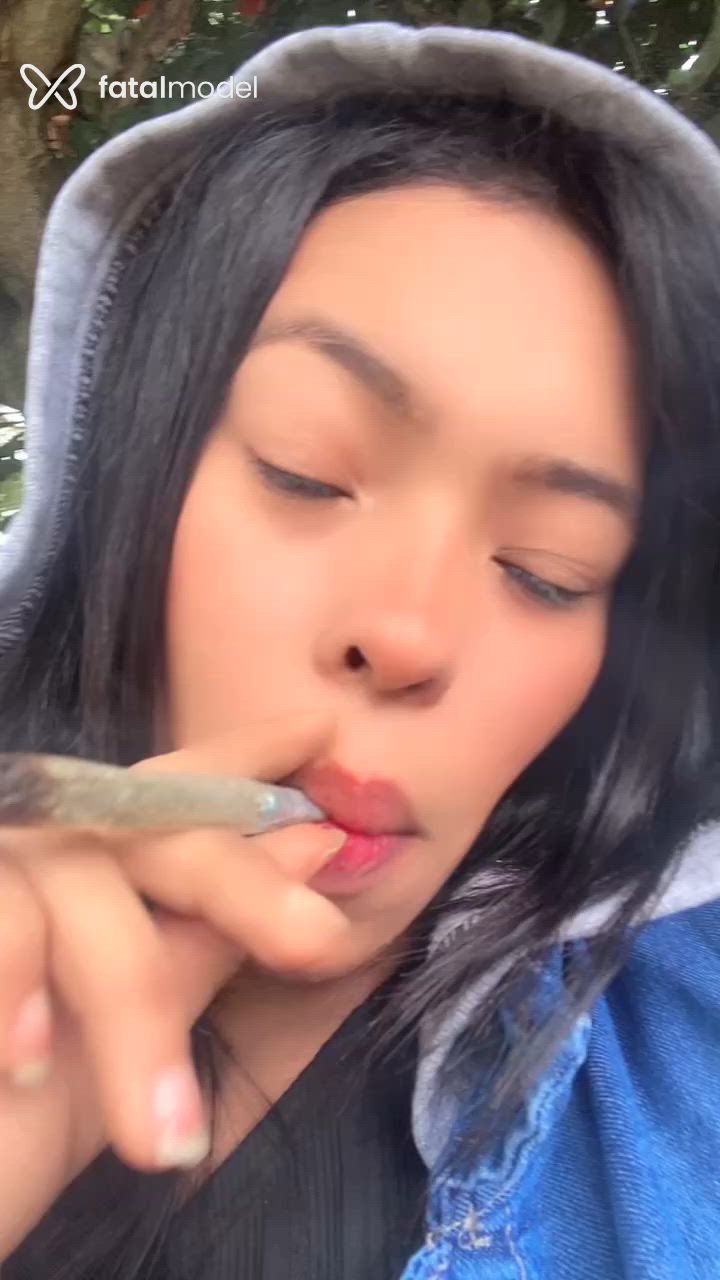 Acompanhante mulher morena (o) de olhos pretos - Ana Clara