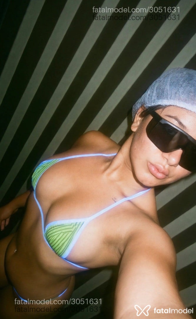 Acompanhante mulher com cabelo castanho de olhos castanhos - Luísa Santos