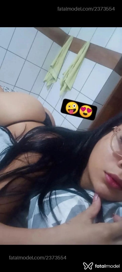 Acompanhante mulher morena (o) de olhos pretos - Biazinha Acompanhante mulher morena (o) de olhos pretos - Biazinha