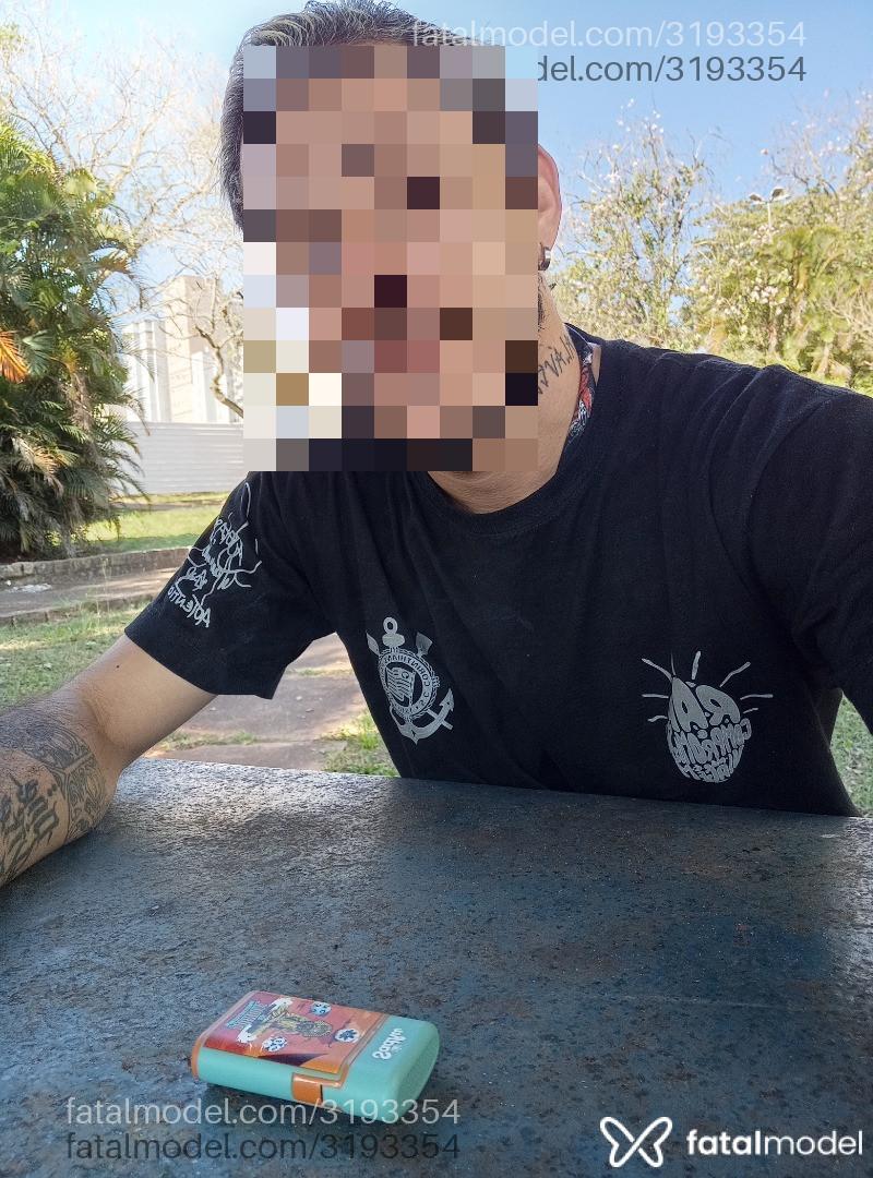 Acompanhante homem com cabelo castanho de olhos castanhos - Gregoinsaciável