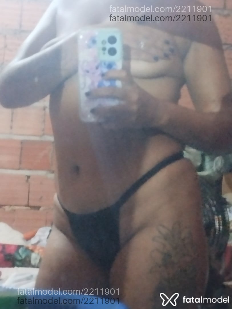Acompanhante mulher morena (o) de olhos pretos - Leleca