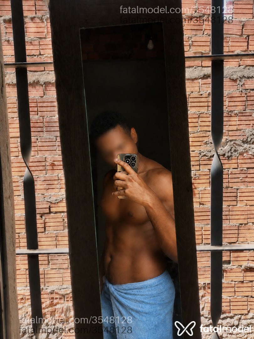 Acompanhante homem morena (o) de olhos pretos - Gutto Black
