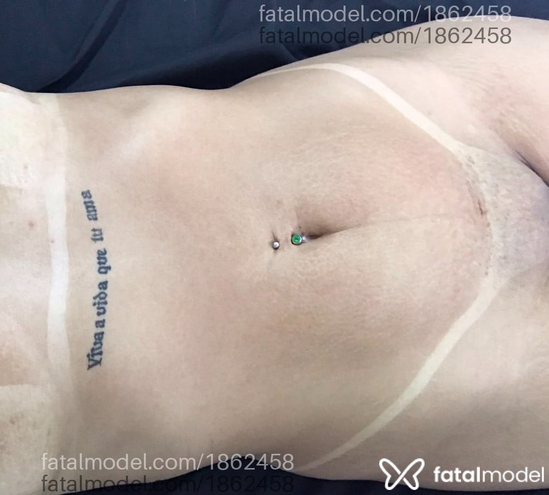 Acompanhante mulher com cabelo castanho de olhos castanhos - Júlia