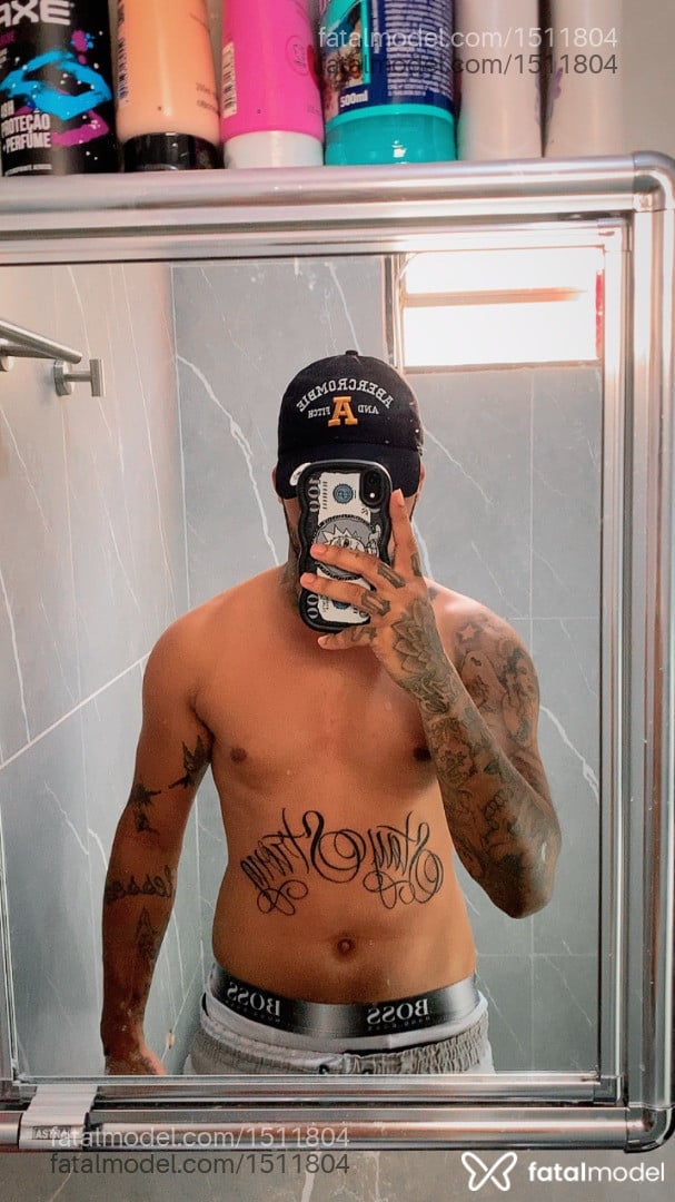 Acompanhante homem com cabelo castanho de olhos castanhos - Marcos Castro