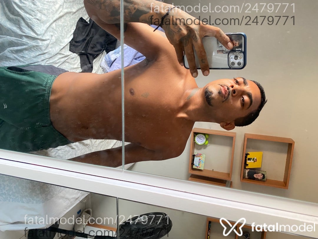 Acompanhante homem morena (o) de olhos castanhos - Jamzinho