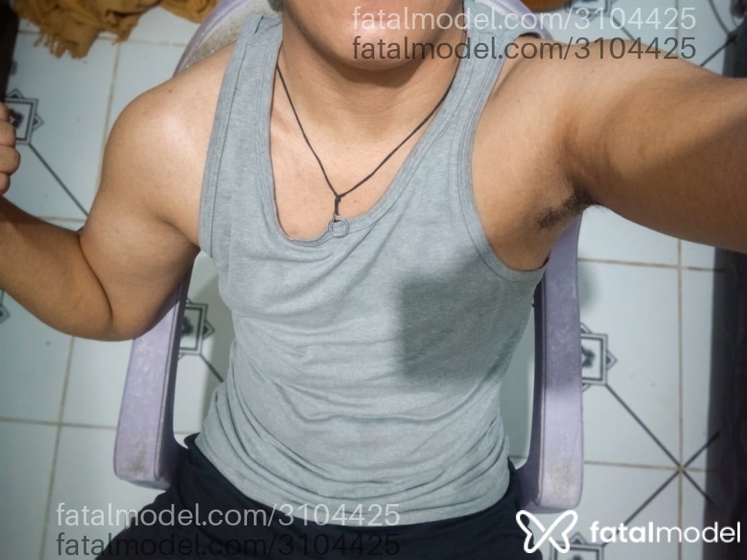 Acompanhante homem morena (o) de olhos castanhos - Adriano