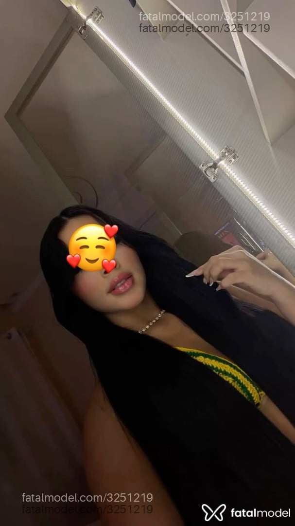 Acompanhante mulher morena (o) de olhos castanhos - Isabela Guimarães