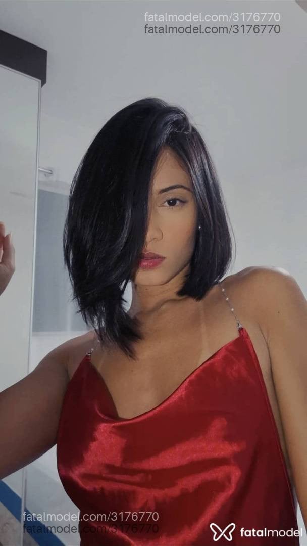 Acompanhante mulher morena (o) de olhos pretos - Luna
