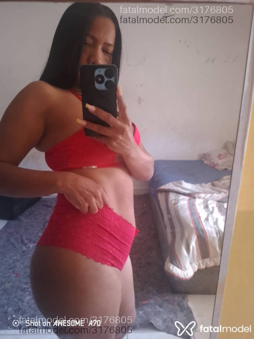 Acompanhante mulher morena (o) de olhos pretos em Curitiba Acompanhante mulher morena (o) de olhos pretos em Curitiba - Yolis