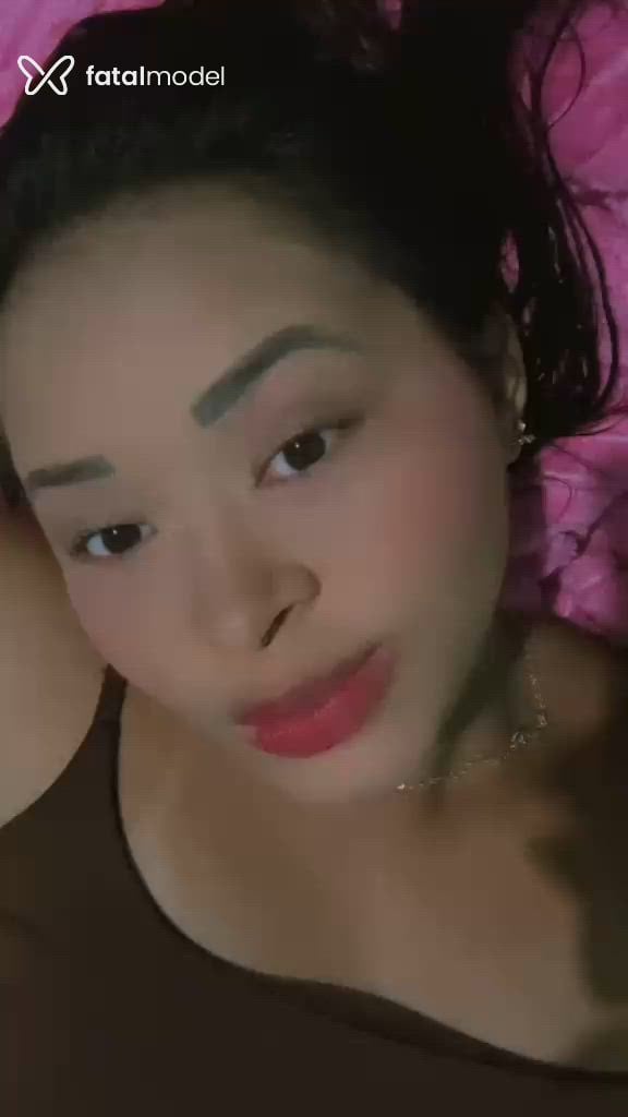 Acompanhante mulher morena (o) de olhos castanhos - Ponnesa