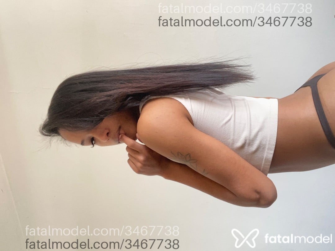 Acompanhante mulher trans morena (o) de olhos castanhos - Julia Acompanhante mulher trans morena (o) de olhos castanhos - Julia