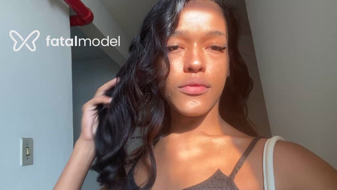 Acompanhante mulher trans morena (o) de olhos castanhos - Julia Acompanhante mulher trans morena (o) de olhos castanhos - Julia