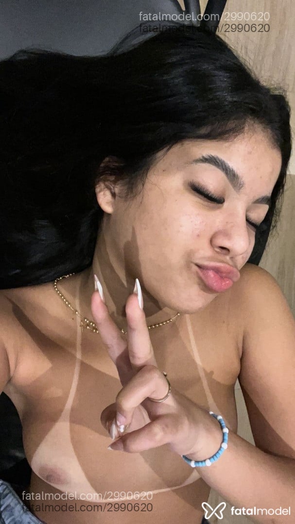 Acompanhante mulher morena (o) de olhos castanhos - Helena