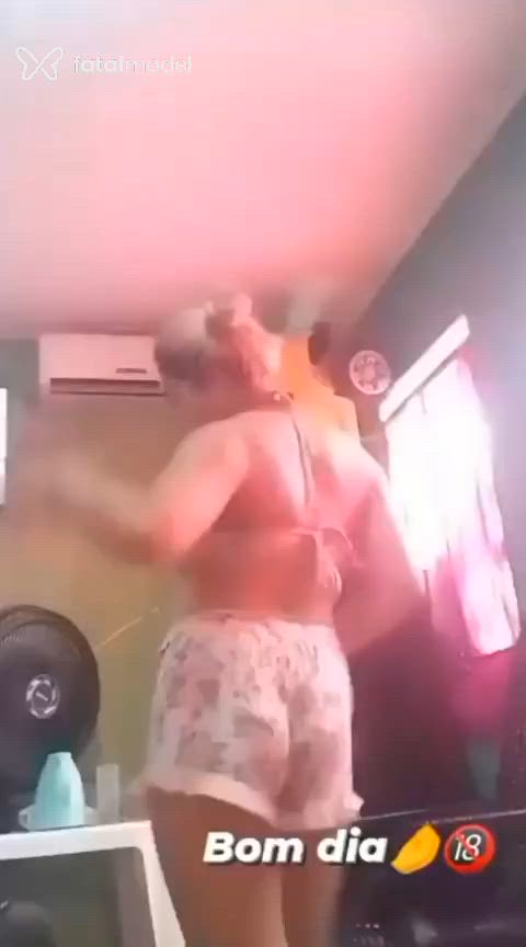 Acompanhante mulher trans loira (o) de olhos castanhos - Kaylla Manauara