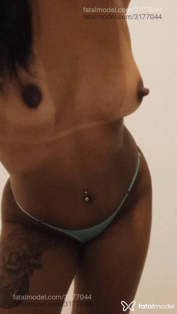 Acompanhante mulher morena (o) de olhos pretos em Porto Belo - Angel