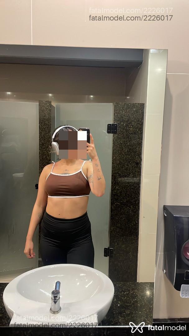 Acompanhante mulher com cabelo castanho de olhos castanhos - Jenni