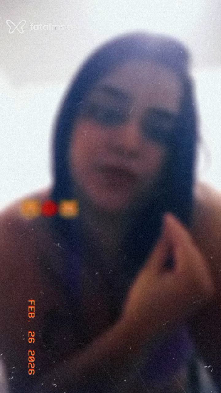 Acompanhante mulher com cabelo castanho de olhos verdes - Anna Clara
