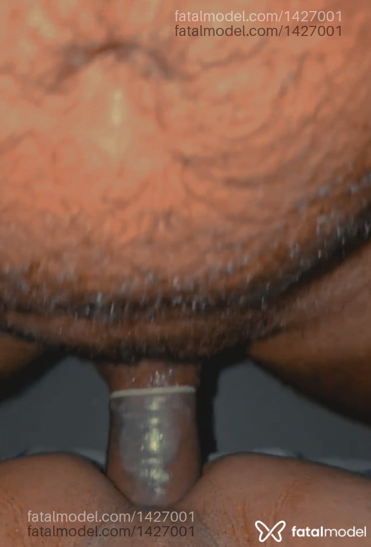 Acompanhante homem morena (o) de olhos castanhos - Des