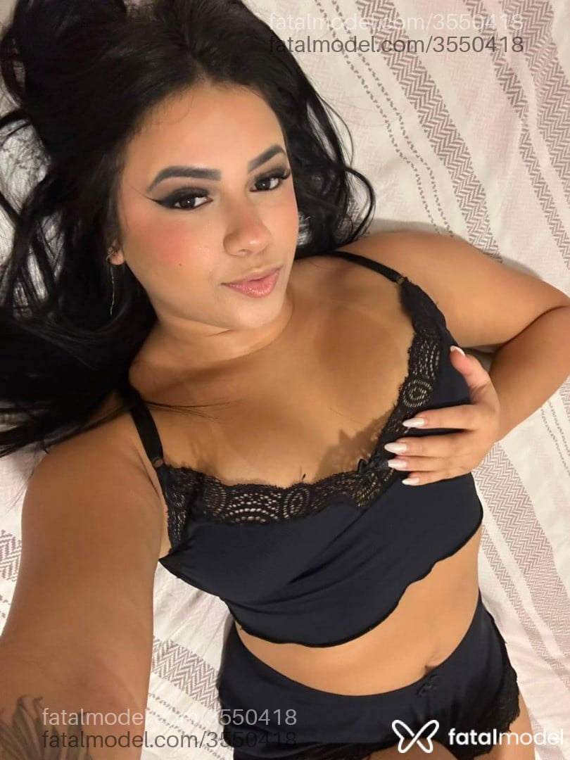 Acompanhante mulher morena (o) de olhos pretos - Lunna Mota