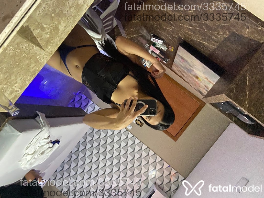 Acompanhante mulher morena (o) de olhos castanhos - Fanny