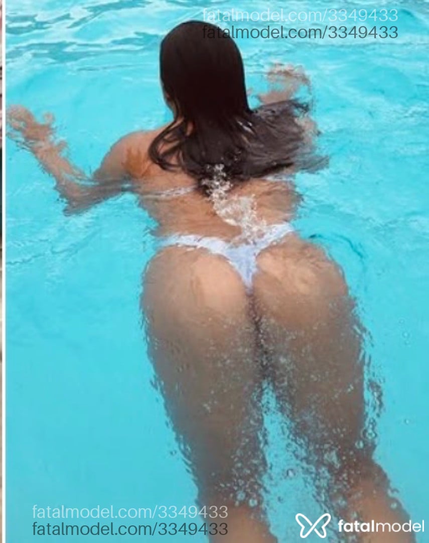 Acompanhante mulher trans loira (o) de olhos castanhos - Mirella