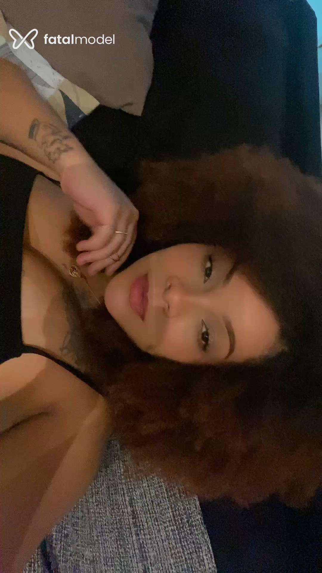 Acompanhante mulher com cabelo castanho de olhos castanhos - Anny Fernandes
