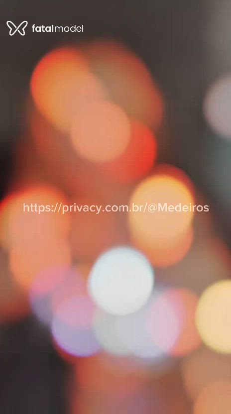 Acompanhante mulher loira (o) de olhos castanhos - Morgana