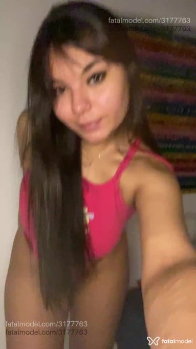 Acompanhante mulher com cabelo castanho de olhos castanhos em Florianópolis Acompanhante mulher com cabelo castanho de olhos castanhos em Florianópolis - Nicole