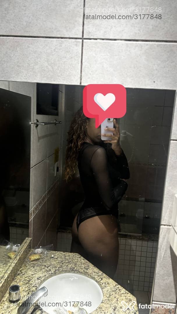 Acompanhante mulher com cabelo castanho de olhos castanhos em São Paulo Acompanhante mulher com cabelo castanho de olhos castanhos em São Paulo - Crystal