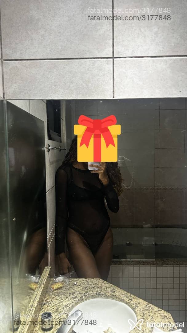 Acompanhante mulher com cabelo castanho de olhos castanhos em São Paulo Acompanhante mulher com cabelo castanho de olhos castanhos em São Paulo - Crystal