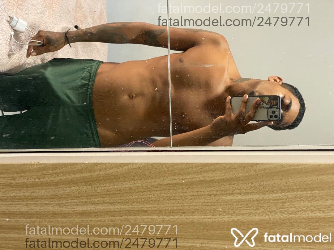Acompanhante homem morena (o) de olhos castanhos - Jamzinho