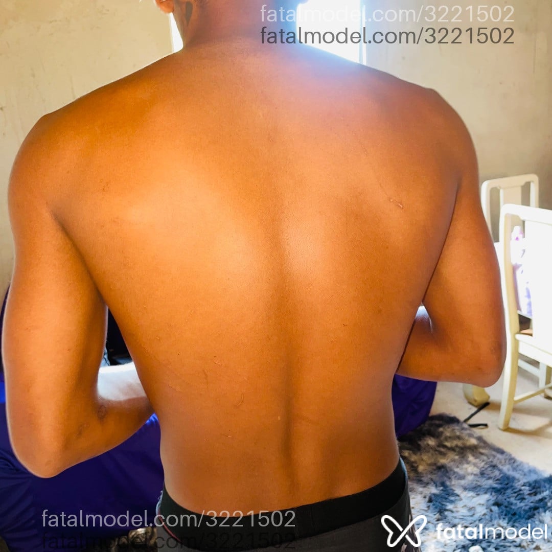 Acompanhante homem loira (o) de olhos castanhos - Malandrinho