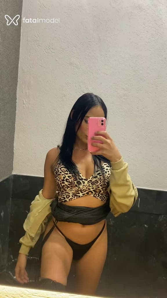 Acompanhante mulher trans morena (o) de olhos pretos - Sofia martins