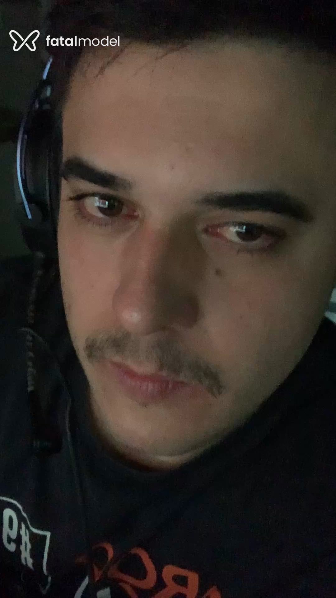 Acompanhante homem morena (o) de olhos castanhos - Lucas Acompanhante homem morena (o) de olhos castanhos - Lucas