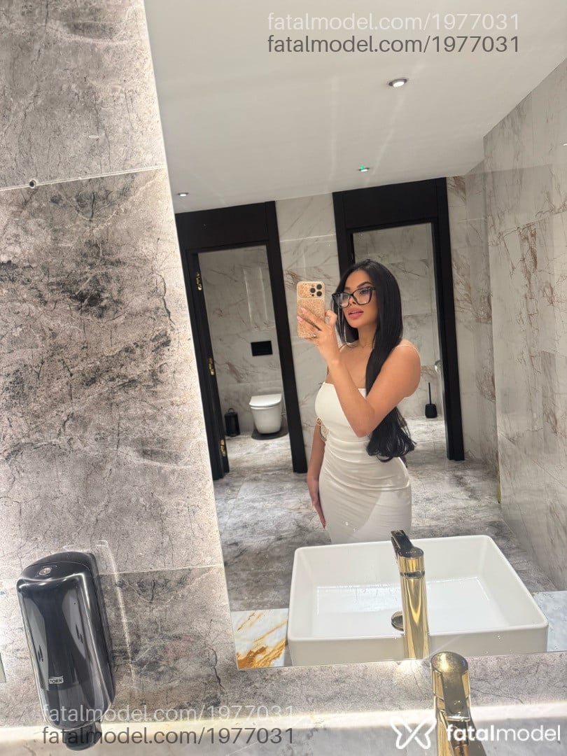 Acompanhante mulher morena (o) de olhos castanhos - Jade Milani