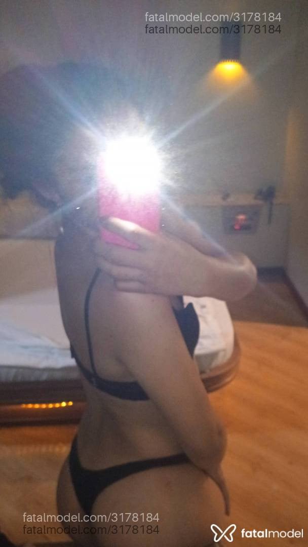 Acompanhante mulher trans morena (o) de olhos castanhos - Angel