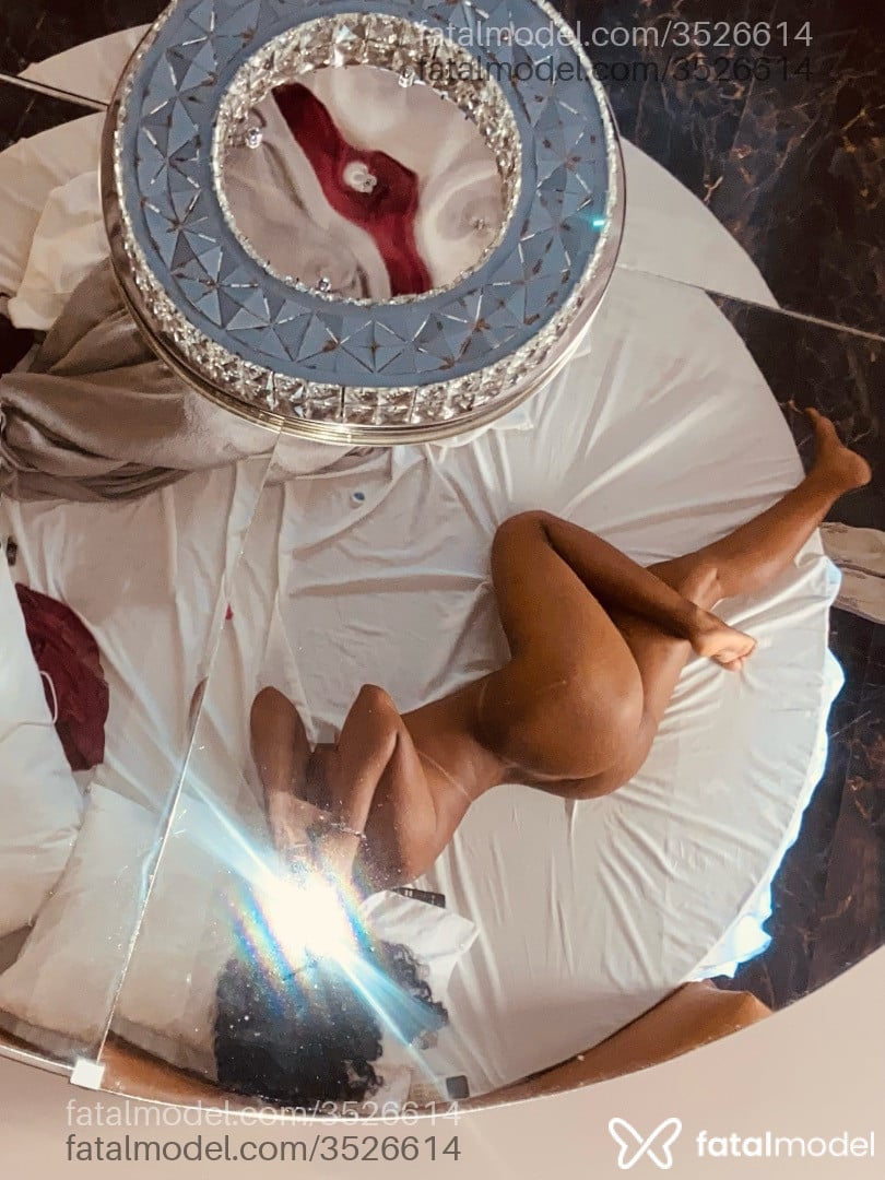 Acompanhante mulher morena (o) de olhos pretos - Morena Lopes