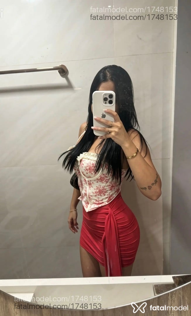 Acompanhante mulher morena (o) de olhos castanhos - Julia