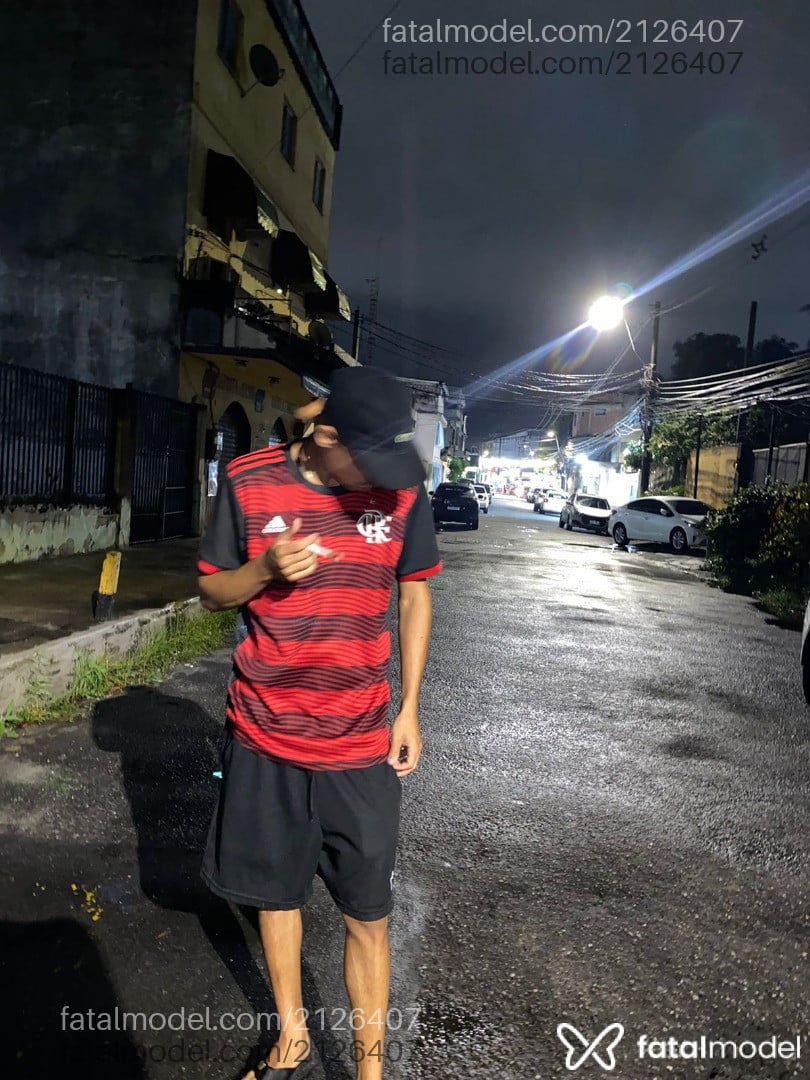 Acompanhante homem morena (o) de olhos castanhos - Felp Acompanhante homem morena (o) de olhos castanhos - Felp