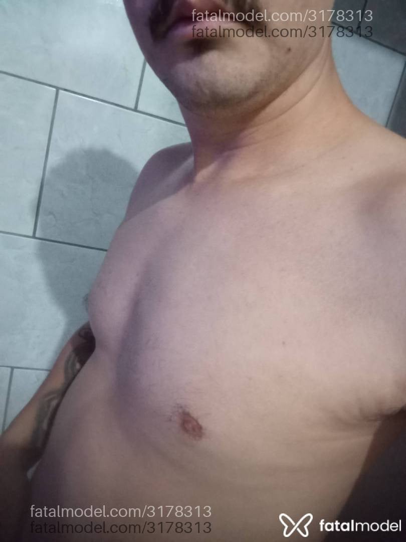 Acompanhante homem morena (o) de olhos pretos em Joinville - Diego