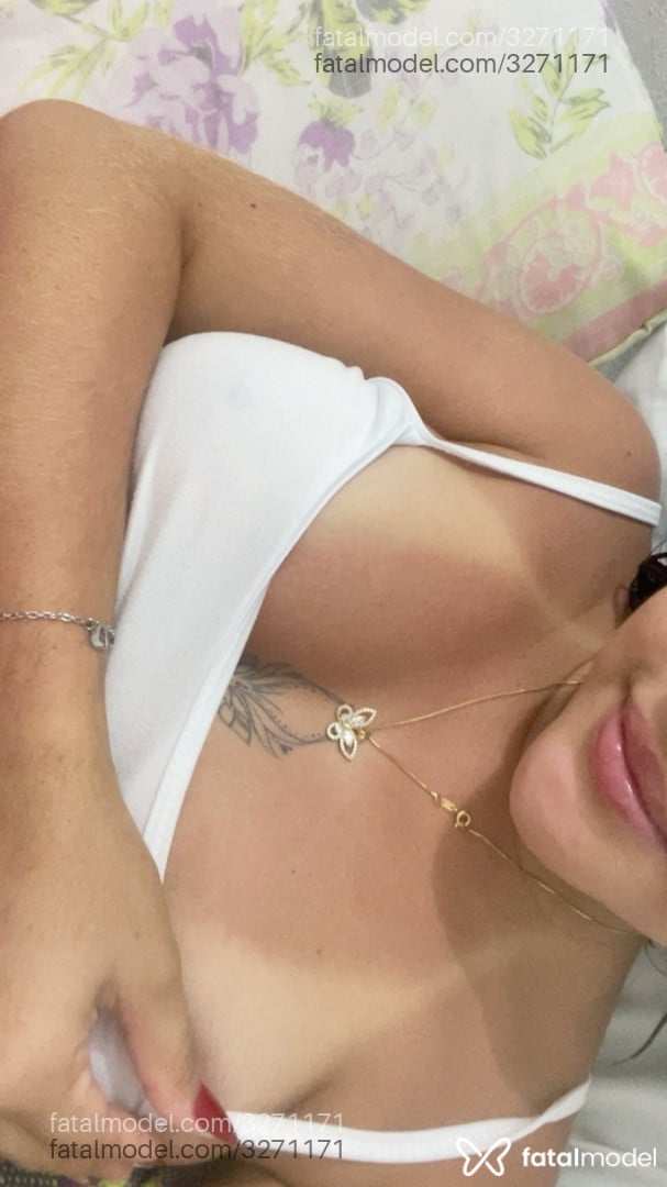 Acompanhante mulher com cabelo castanho de olhos castanhos - Nayara