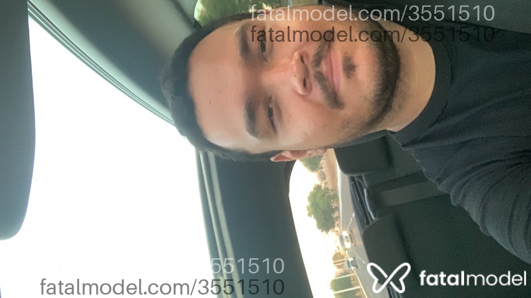 Acompanhante homem com cabelo castanho de olhos castanhos - Vínicios