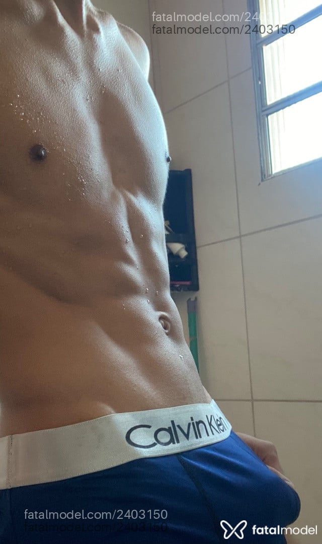 Acompanhante homem loira (o) de olhos castanhos - Lucas Martins
