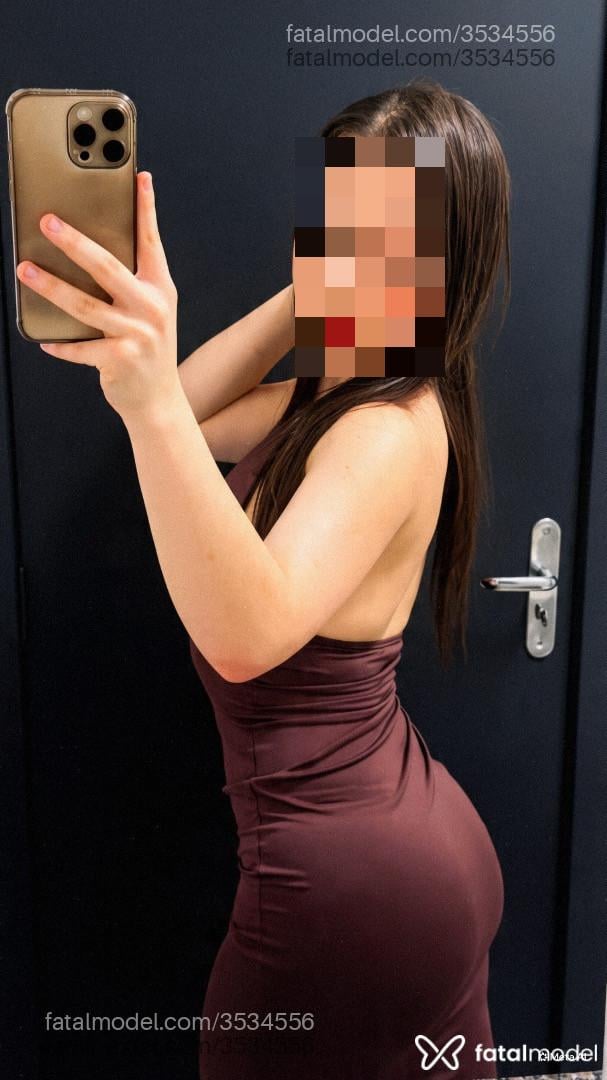 Acompanhante mulher morena (o) de olhos verdes - Perséfone