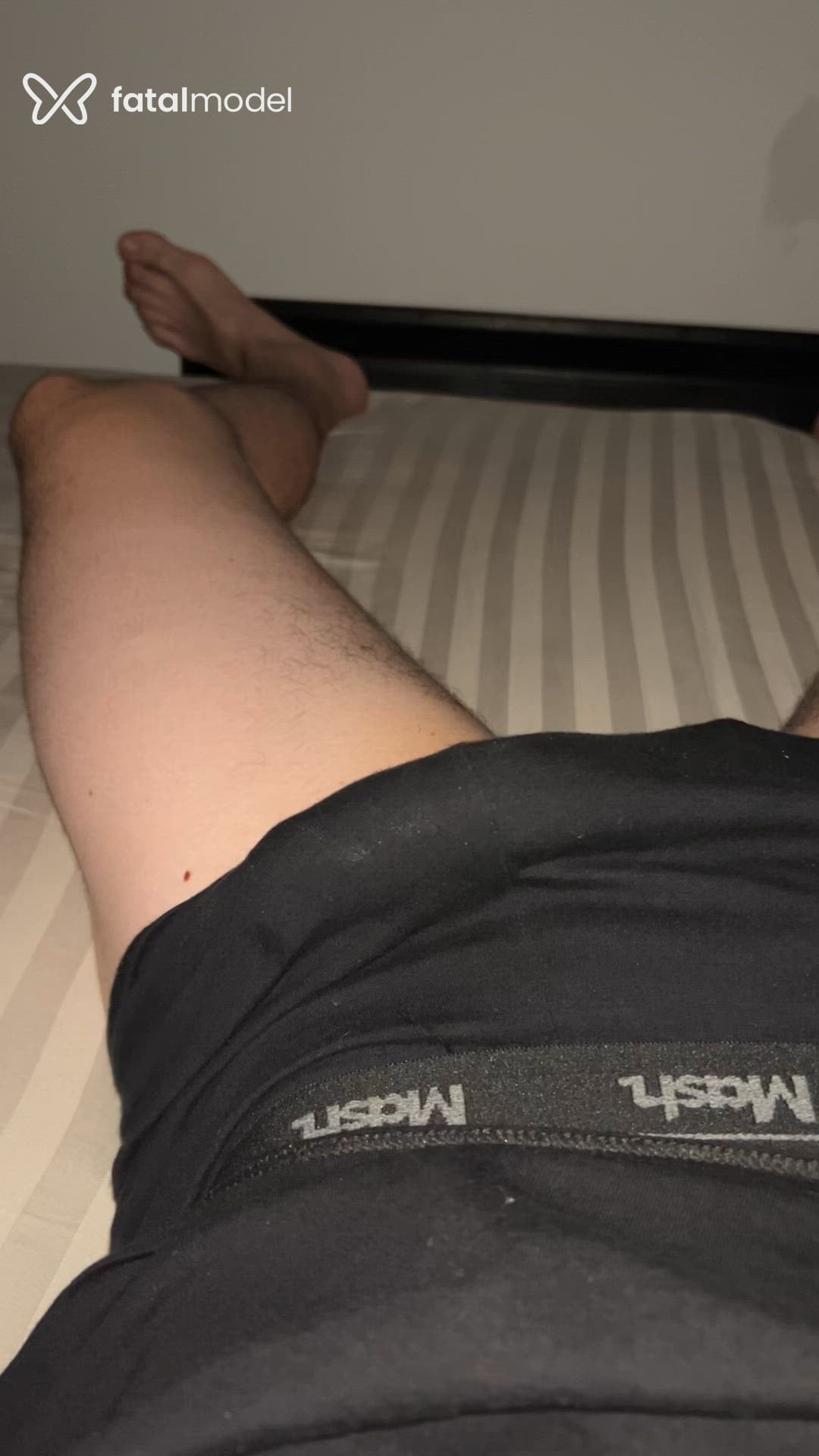 Acompanhante homem com cabelo castanho de olhos castanhos - Jvlle