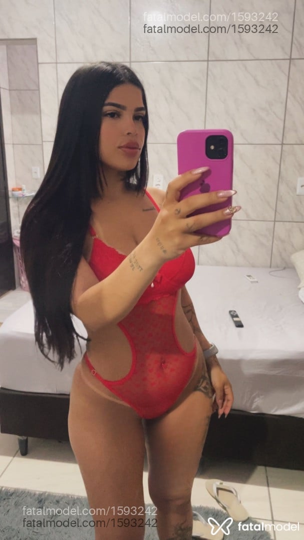Acompanhante mulher morena (o) de olhos pretos - Rafaella