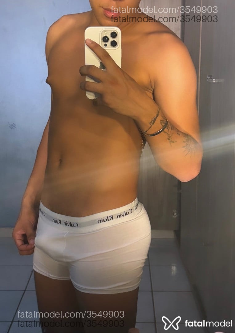 Acompanhante homem morena (o) de olhos castanhos - Aleff Acompanhante homem morena (o) de olhos castanhos - Aleff